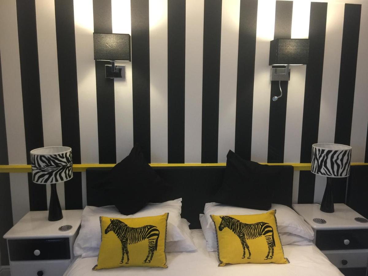 Blacksmiths Boutique B&B Робин Худ'с Бей Екстериор снимка